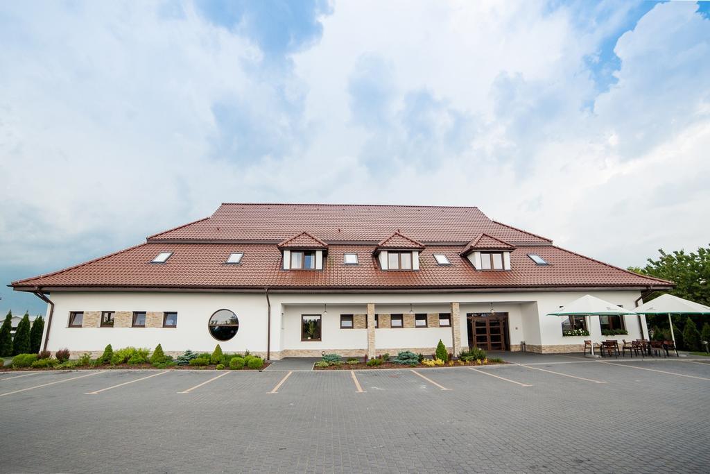 ホテル Gosciniec Nad Goplem Grodztwo エクステリア 写真